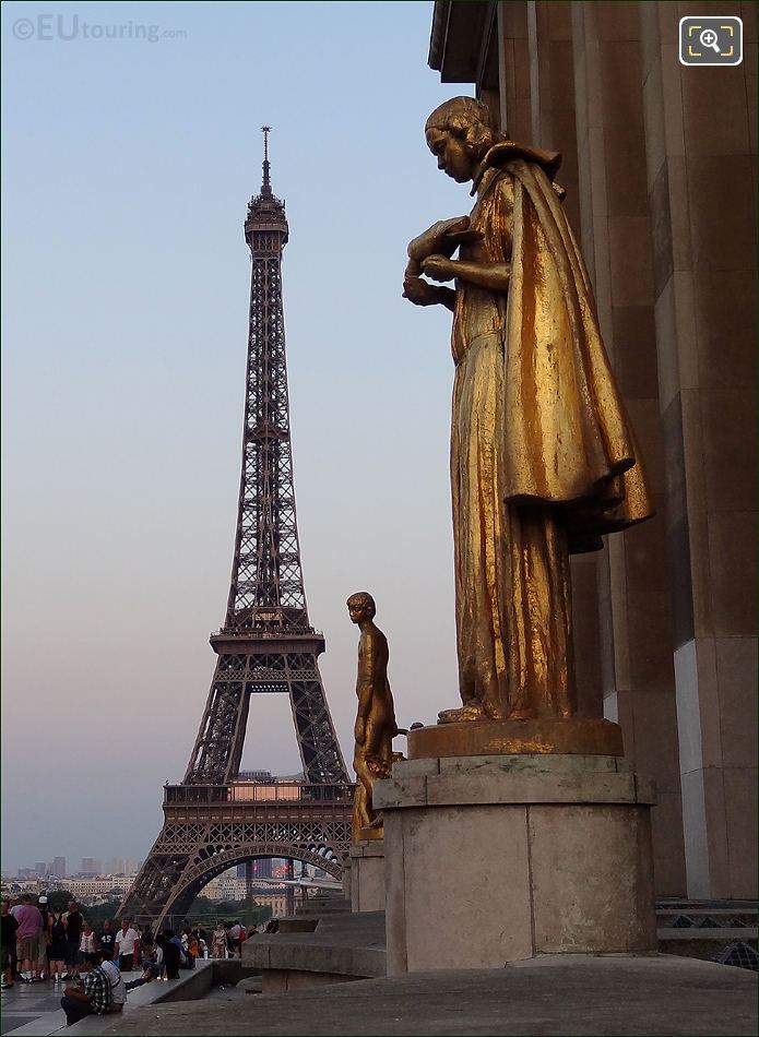 Palais de Chaillot golden statues and Eiffel Tower 