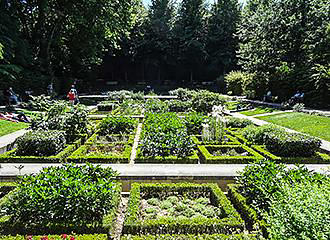 French style garden within Parc de Bercy