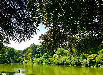Parc Montsouris lake