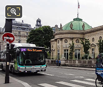 Paris bus 24 Quai Anatole France