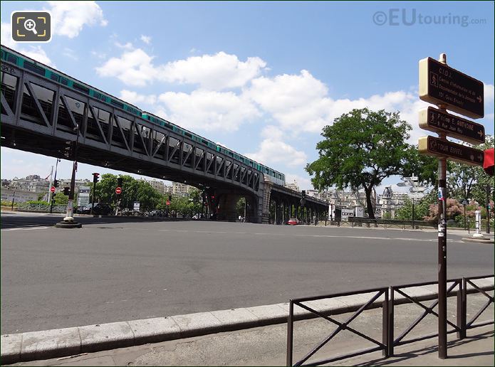 Pont Bir-Hakeim Metro bridge