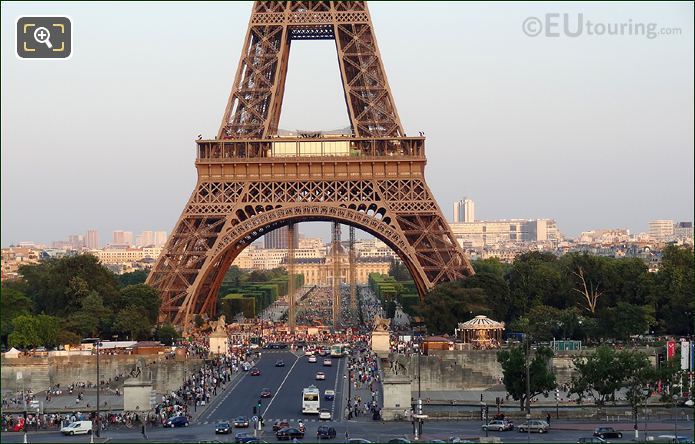 Tourists on Pont d'Iena