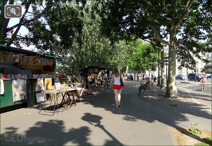 Bouquinistes market stalls