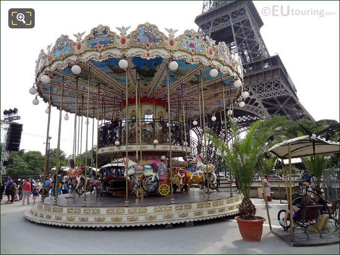 Merry go round at Pont d'Iena