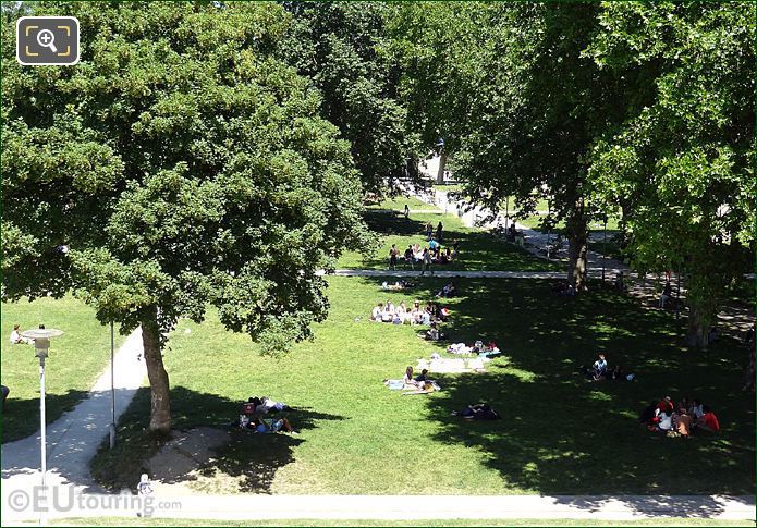 Picnic in Paris