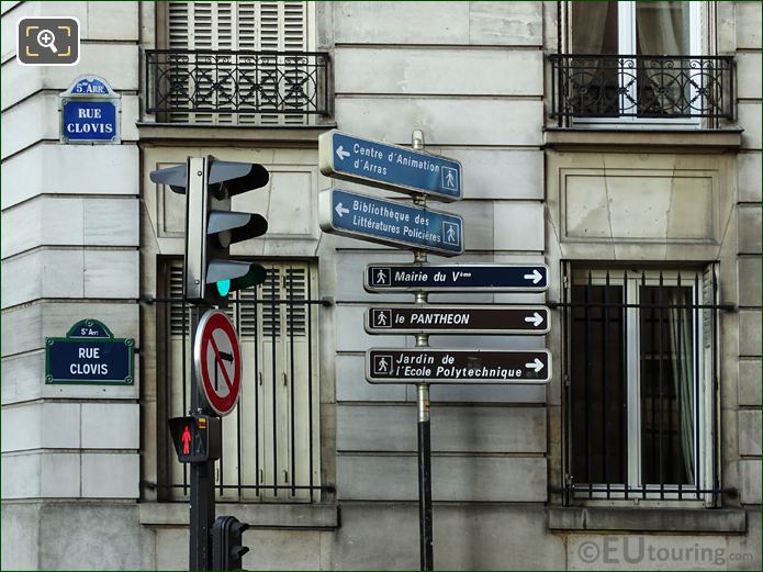 Rue Clovis street signs