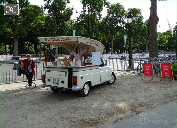 La Glace ice creams Champs Elysees Avenue