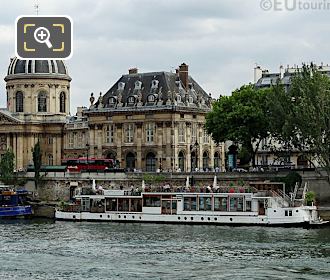 Paris floating restaurant La Balle au Bond