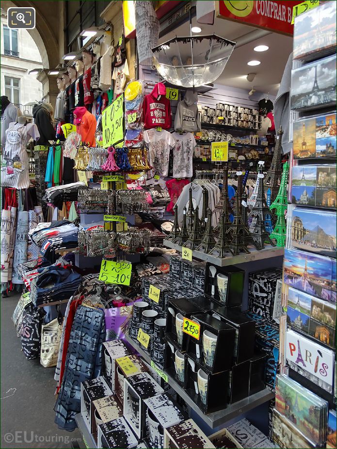 Paris gift shop Rue de Rivoli