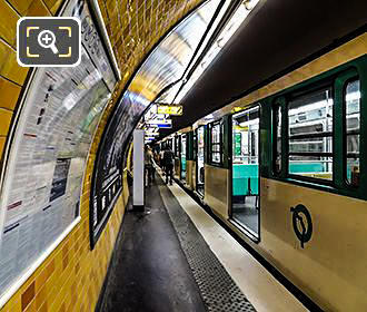 Paris Metro train