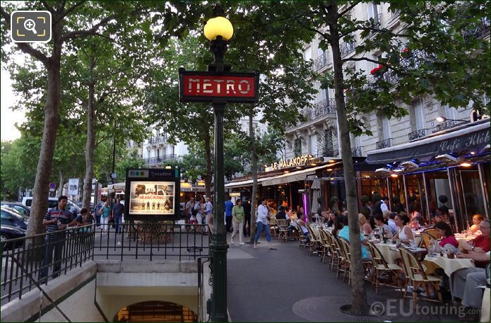 Trocadero metro stop