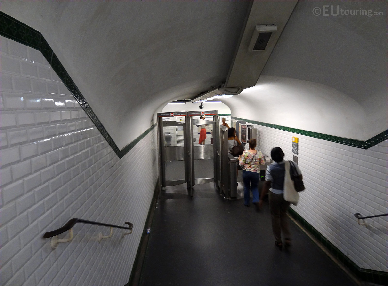 Photo Images Of The Paris Metro System - Image 29