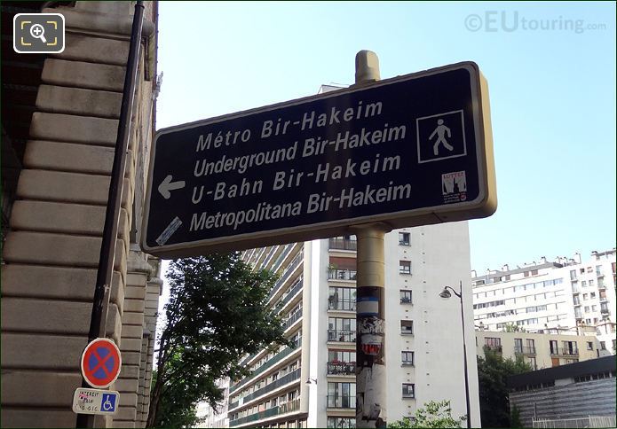 Bir-Hakeim Metro Station signpost