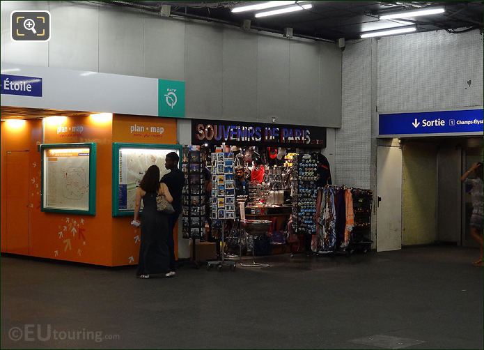 Charle de Gaulle Etoile Metro station