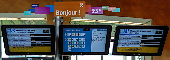 Paris transport digital information boards