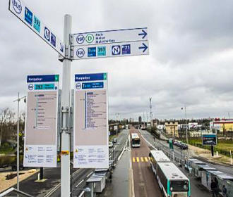 Paris TVM bus stops and signposts