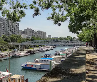 Passerelle Jim Morrison Crossing Canal Saint-Martin