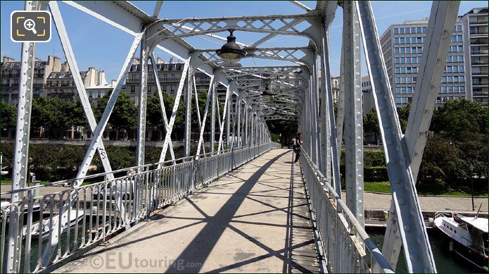 Passerelle Mornay metal frame supports
