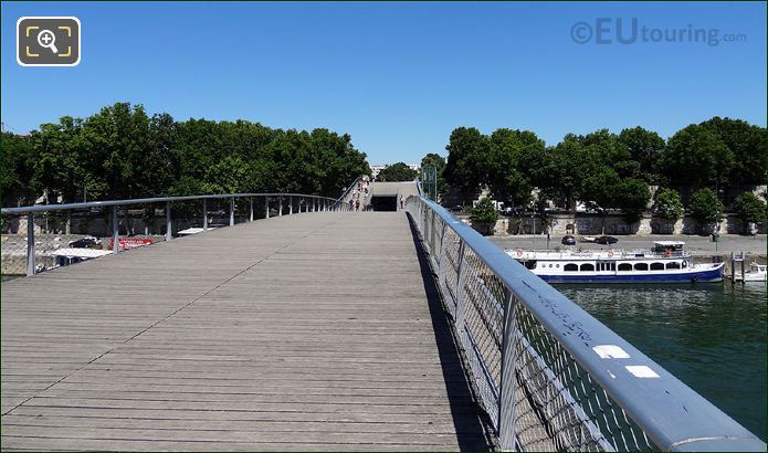 Top of Passerelle Simone de Beauvoir