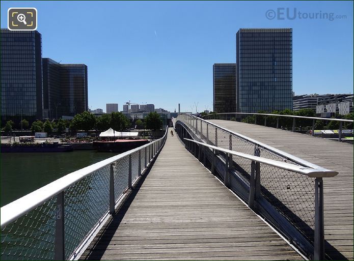 Passerelle Simone de Beauvoir eye section