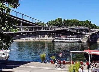 Passerelle Simone de Beauvoir over River Seine