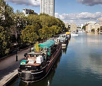 Peniche Antipode on Canal de l’Ourcq