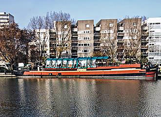 Peniche Antipode barge