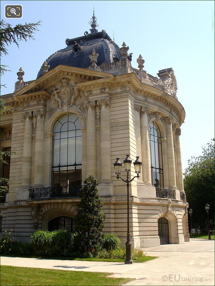 Petit Palais front right hand corner