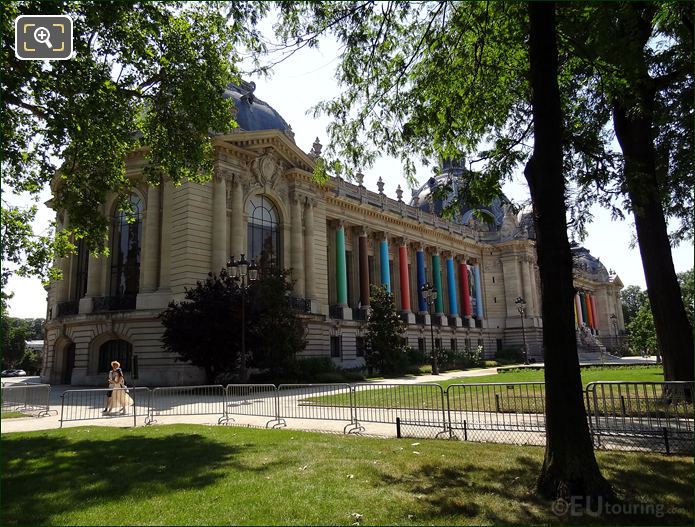 Petit Palais coloured columns