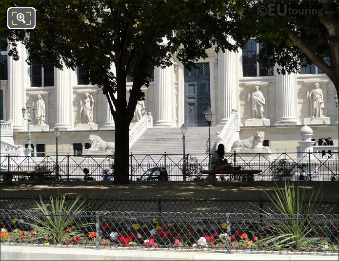 Place Dauphine and Palais de Justice