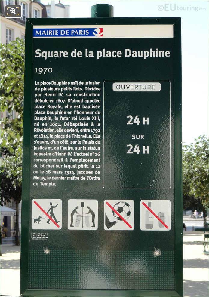 Place Dauphine information board