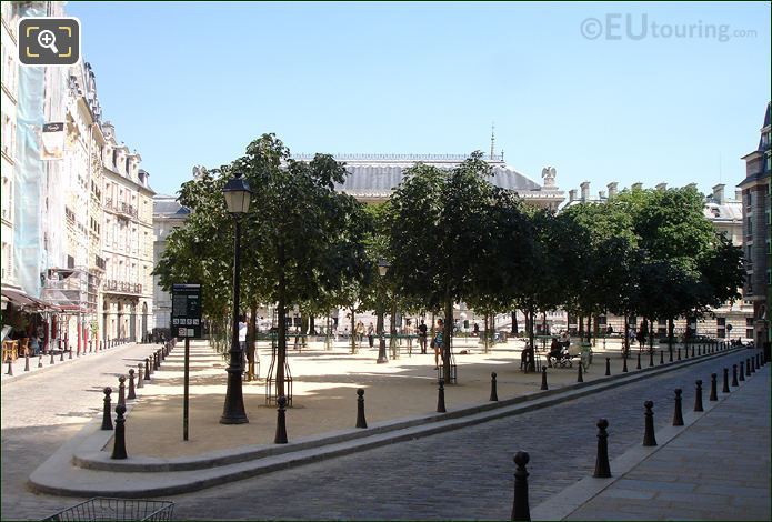 Place Dauphine triangular square and chestnut trees