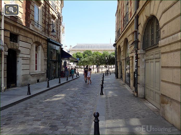 Place Dauphine cobble stone street