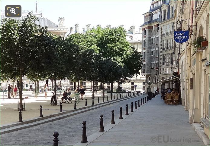 Place Dauphine Hotel Henri IV