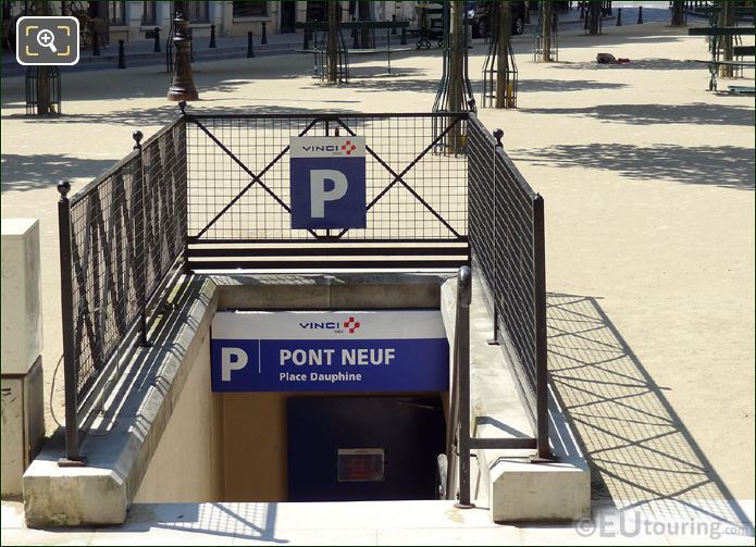 Place Dauphine car park