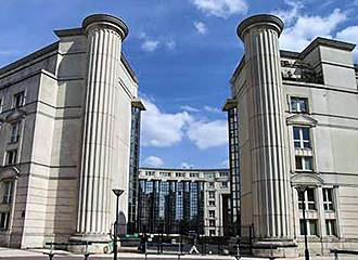 Place de Catalogne building