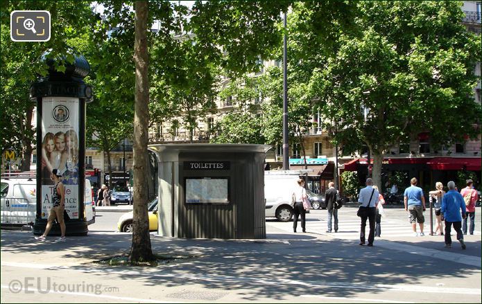 Place de la Bastille toilets