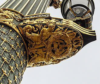 Gilded sculpture on Place de la Concorde lamppost