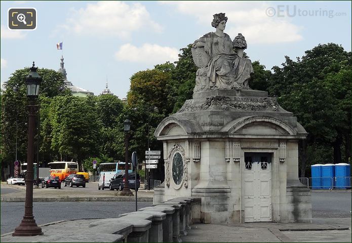 Bordeaux statue at Place de la Concorde