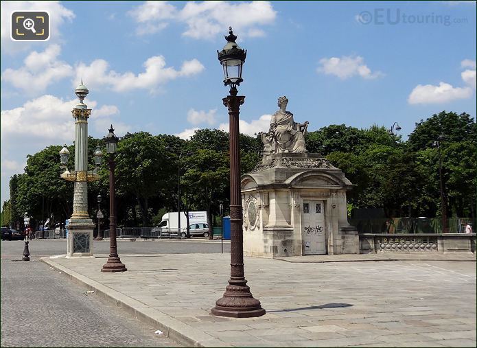 Place de la Concorde statue