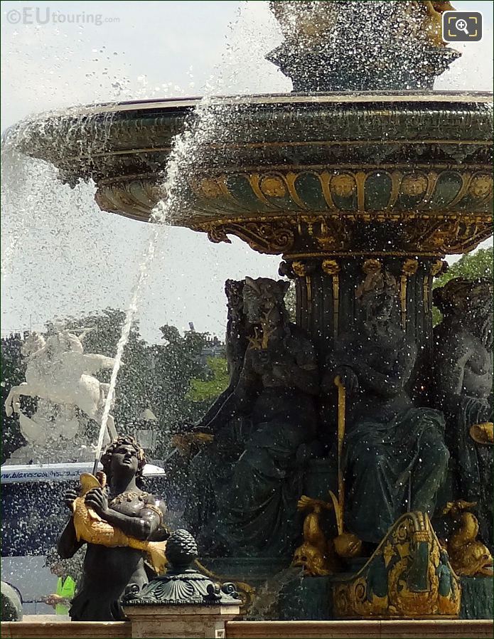 Water fountain at Place de la Concorde