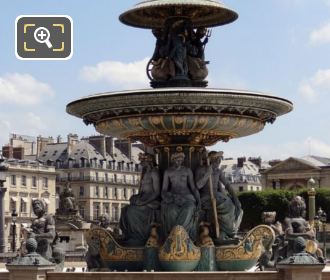 Place de la Concorde water fountain