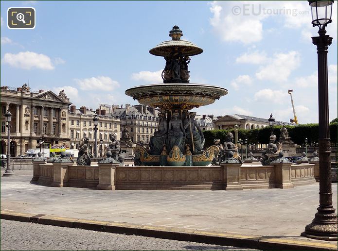 Place de la Concorde water fountain