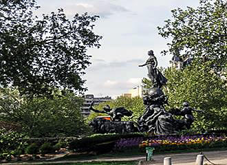 Place de la Nation gardens