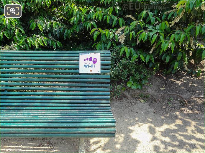 WiFi sign on park bench Place Denfert-Rochereau