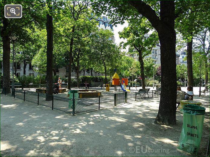 Children's playground Square Georges Lamarque