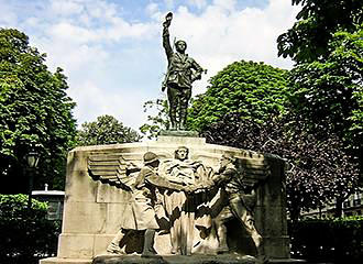 Stone Statues Within Place des Etats-Unis Place des Etats-Unis Statues