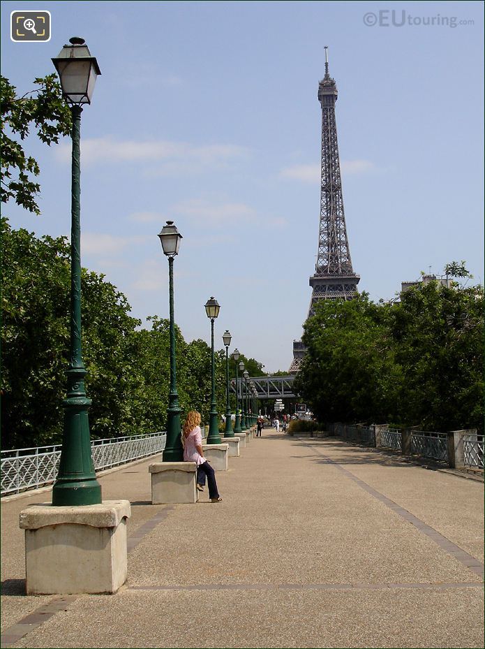 Place des Martyrs Juifs du Velodrome d'Hiver promenade