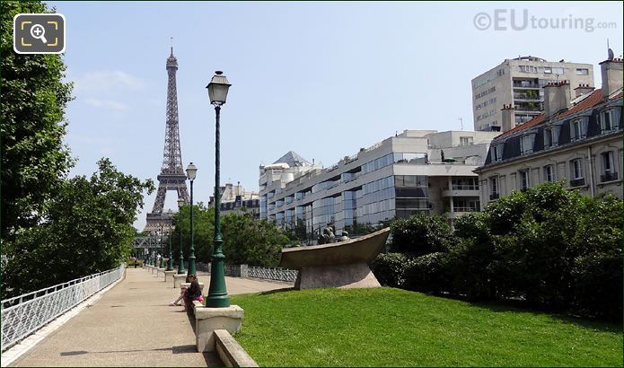 Pomenade du Quai de Grenelle