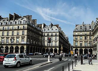 Place des Pyramides traffic